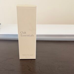 Jenni Kayne Oak Essentials luminous body lotion